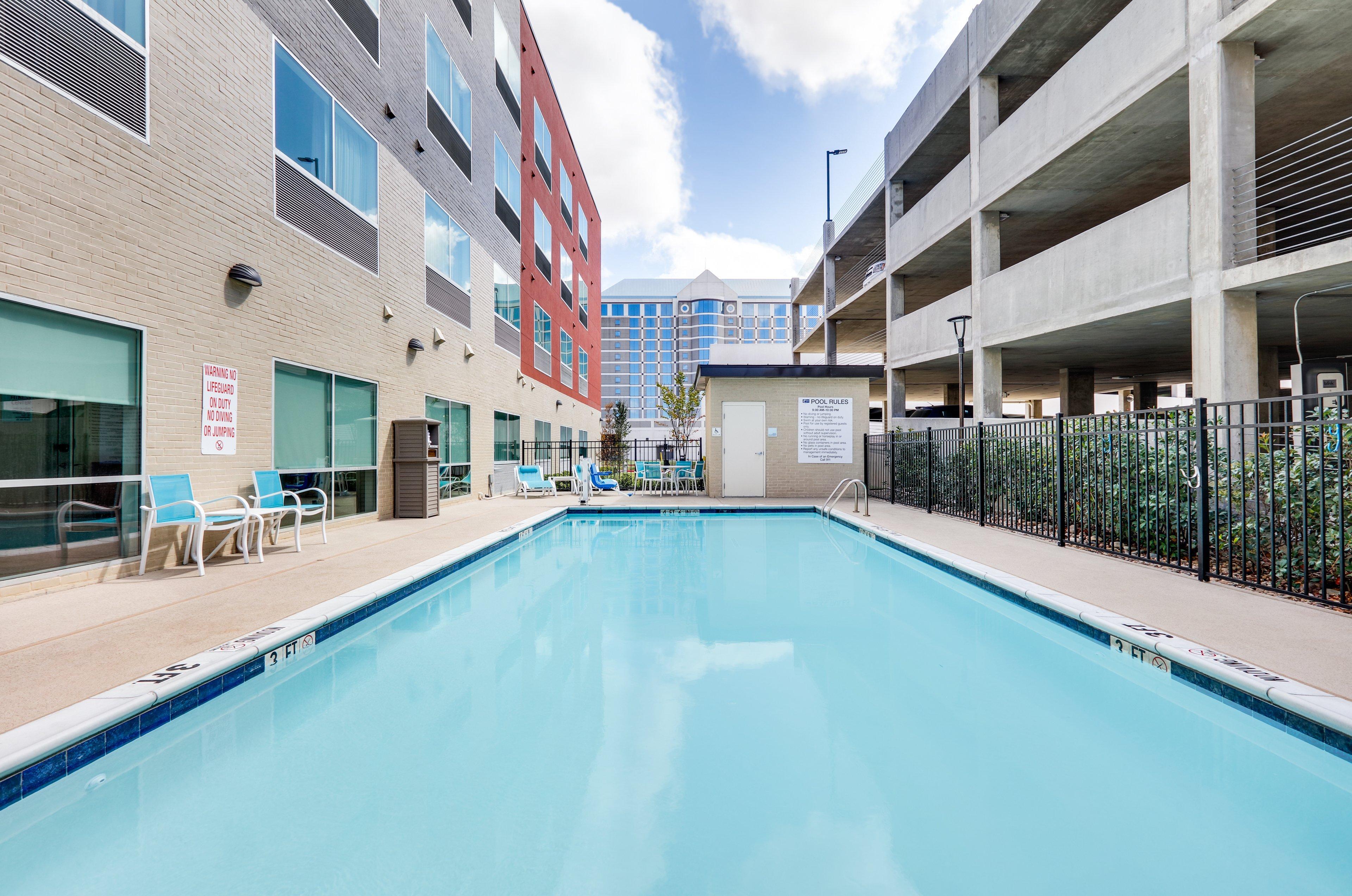 Holiday Inn Express & Suites Dallas Nw - Farmers Branch, An Ihg Hotel Exteriör bild