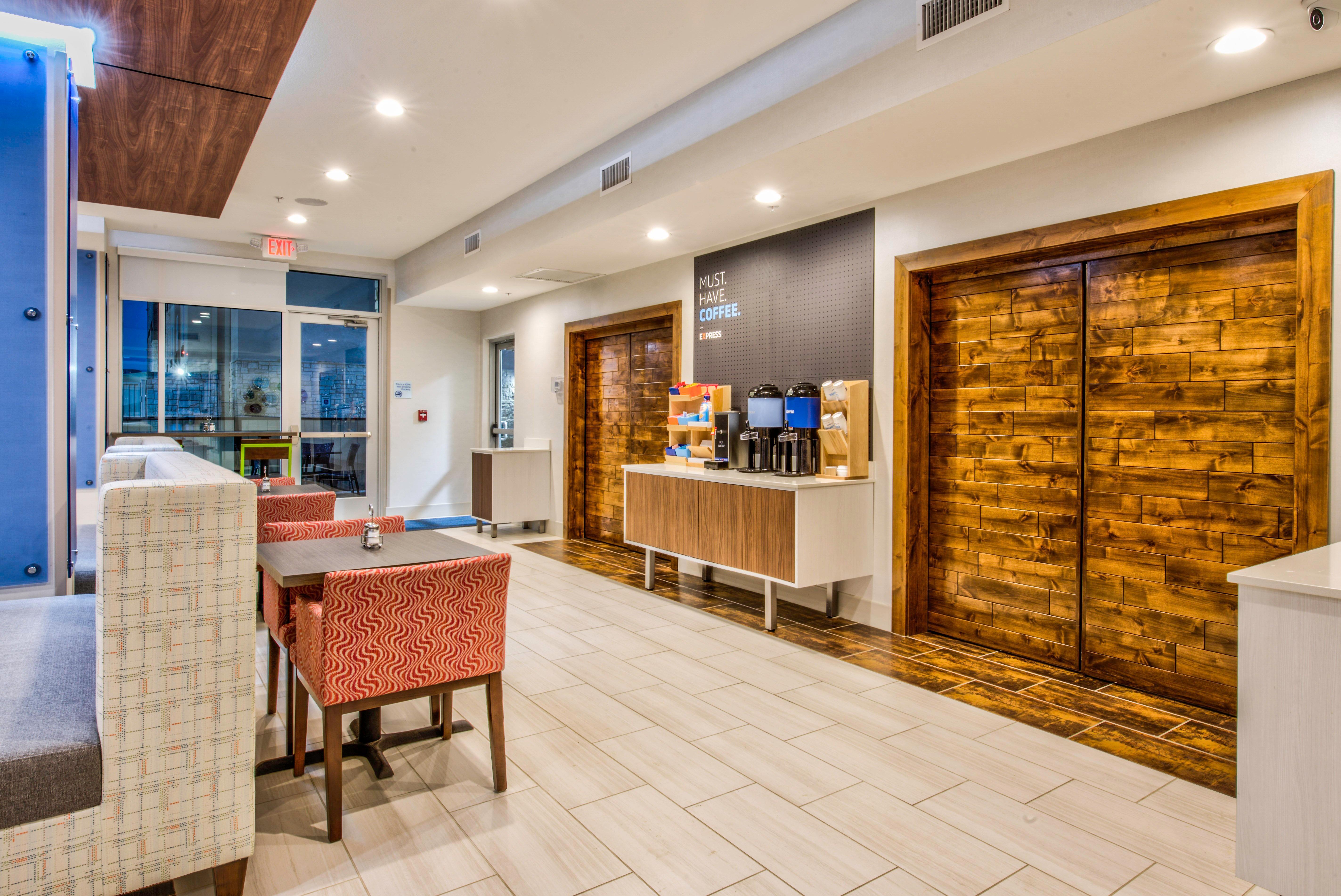 Holiday Inn Express & Suites Dallas Nw - Farmers Branch, An Ihg Hotel Exteriör bild